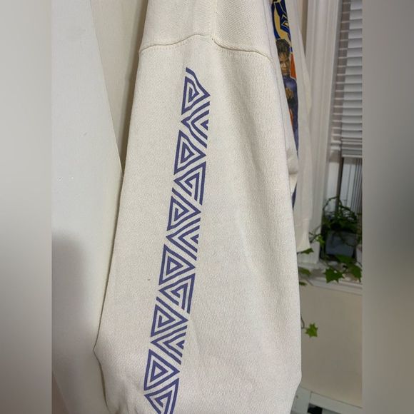 Wakanda Forever SM Oversized Long Sleeve Off White Graphic Sweater crew neck - Picture 5 of 6